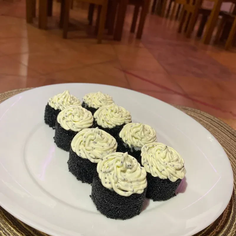 Black royal рол